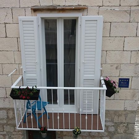 Apartment Jure Βις Εξωτερικό φωτογραφία